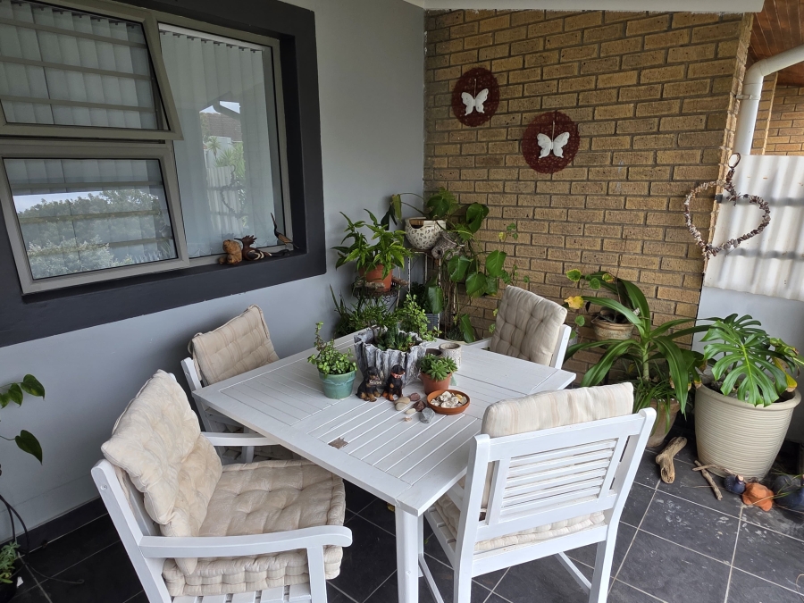 2 Bedroom Property for Sale in Kleinkrantz Western Cape